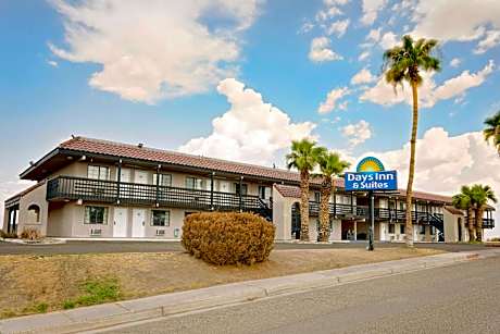 Days Inn & Suites by Wyndham Needles