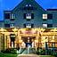 Harbor House Hotel and Marina at Pier 21