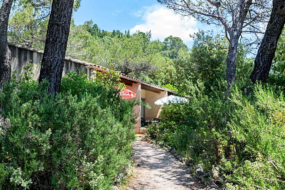 Les Arbousiers Village Hôtel Provençal