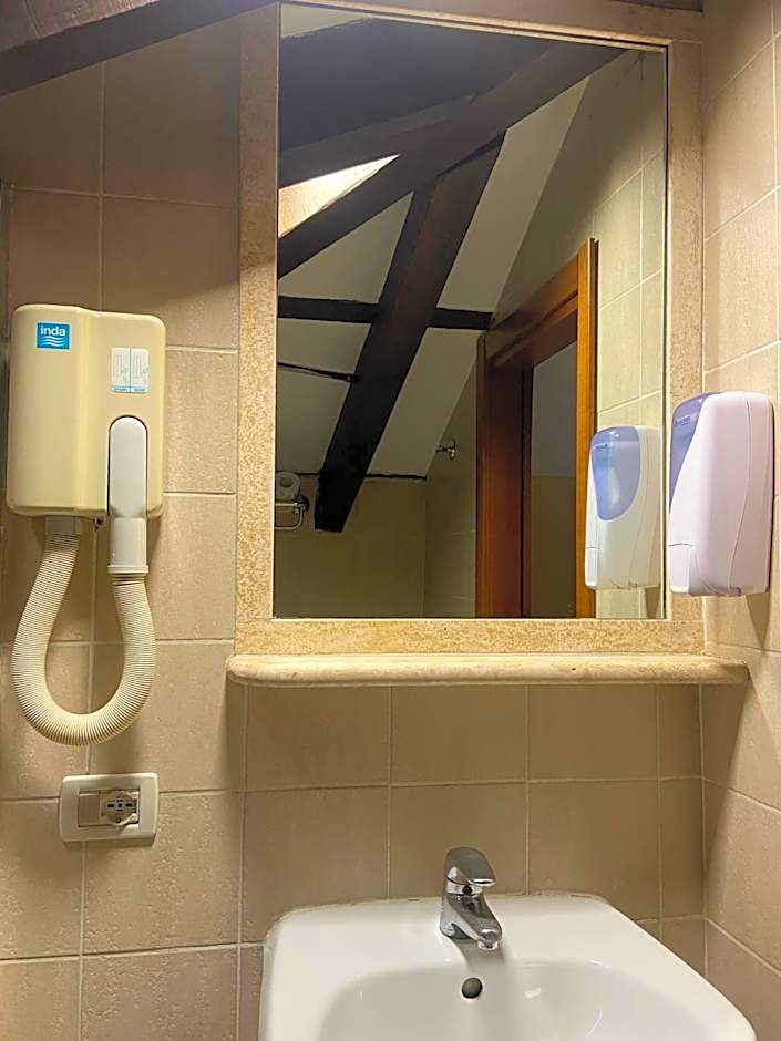 HOTEL CENTER 2