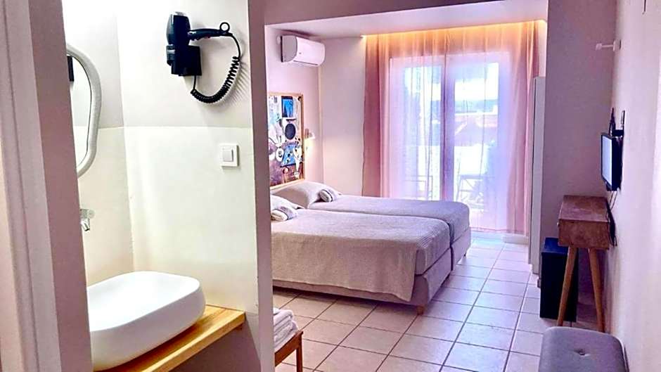 Tree of Life Art Hotel