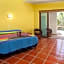 Villa Kiwi. Huge Pool, Steps To Town n Beach. 6 plus BRM 7.5 BTH 3 KCN