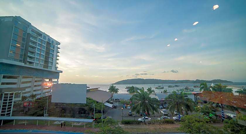 Homy Seafront Hostel