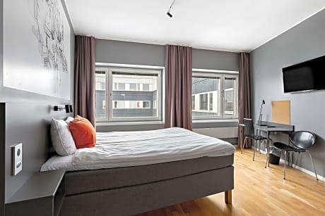 1 Double Bed Non-Smoking Economy Room Smart Tv Work Desk Wi-Fi Full Breakfast