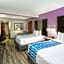La Quinta Inn & Suites by Wyndham Clarksville