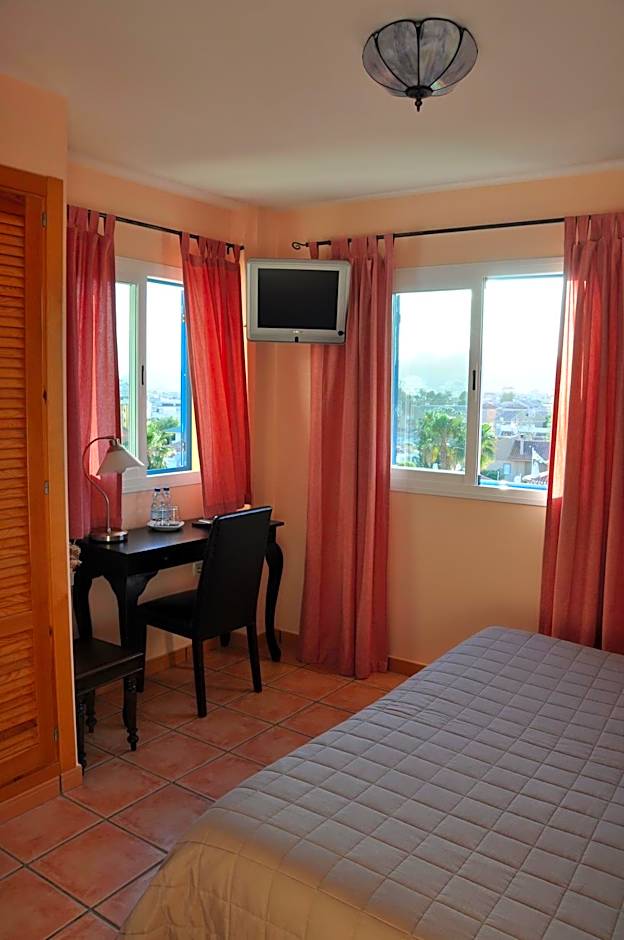 Foto 1 di 5 di 1 Double Bed or 2 Beds, Sea View