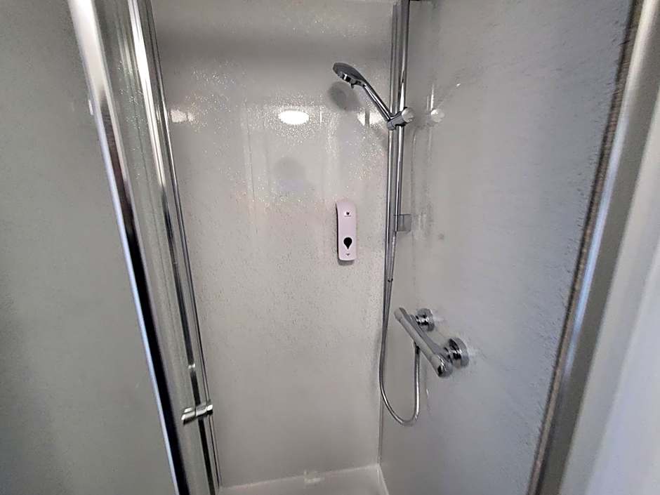 Premier Studios Nottingham - Tring Vale