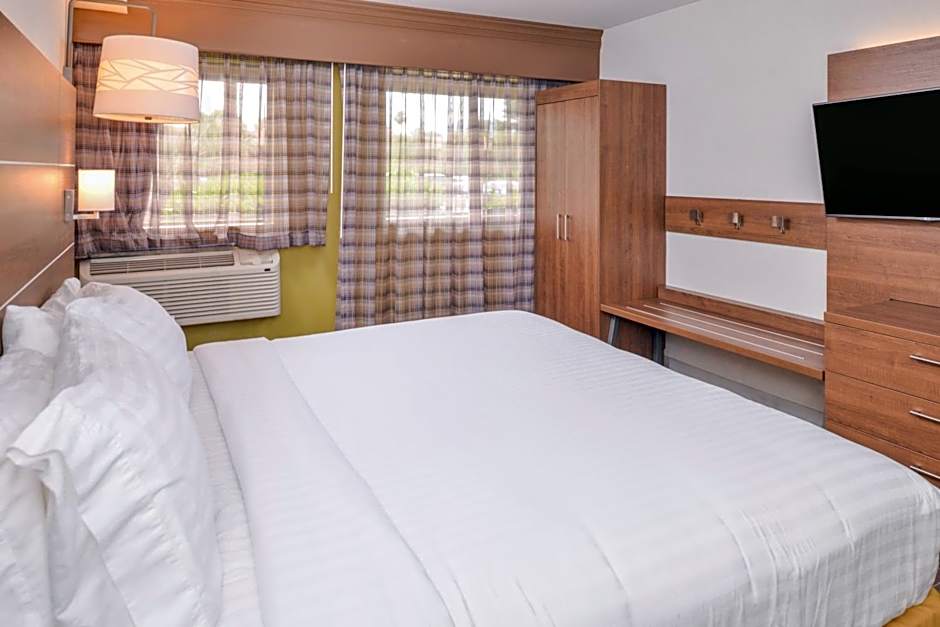 Holiday Inn Express Palm Desert By IHG