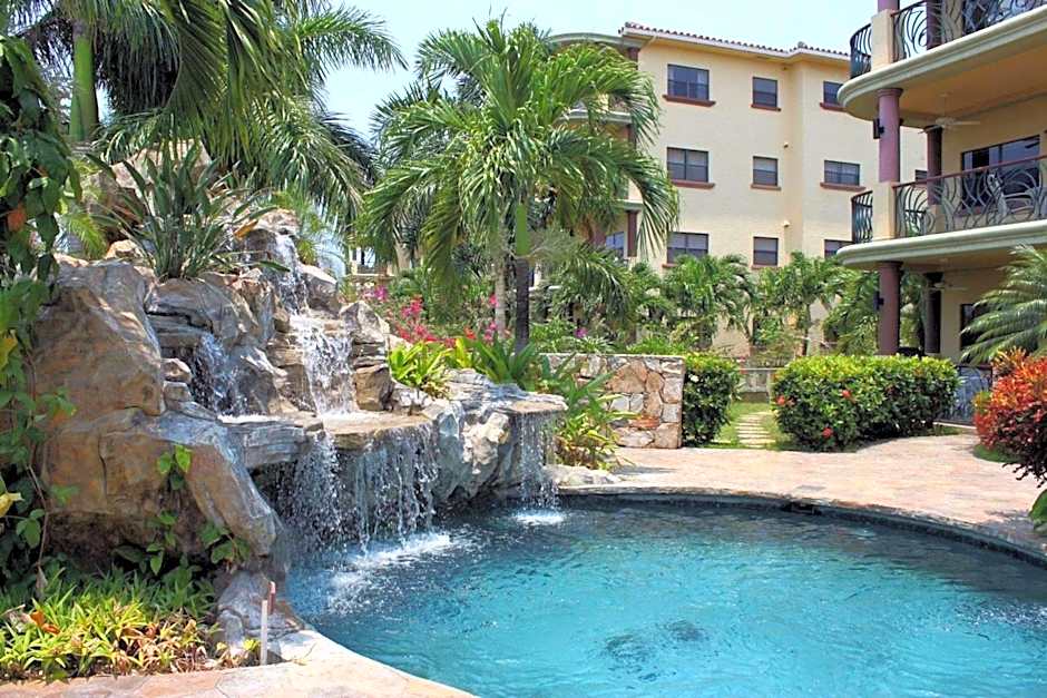 Clarion Suites Roatan At Pineapple Villas