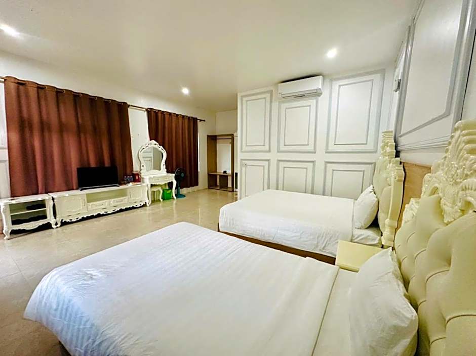 Foto 1 dari 7 — Triple Room