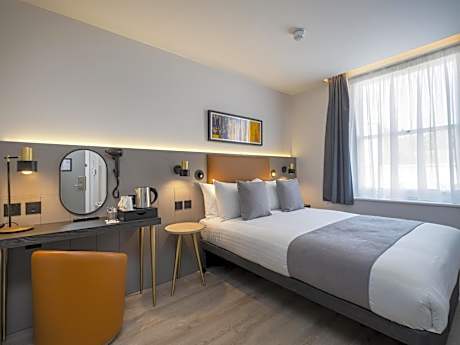 Standard Double Room with Shower - Non-Smoking