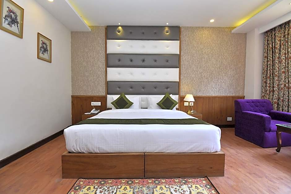 Hotel Snowcrests Manor