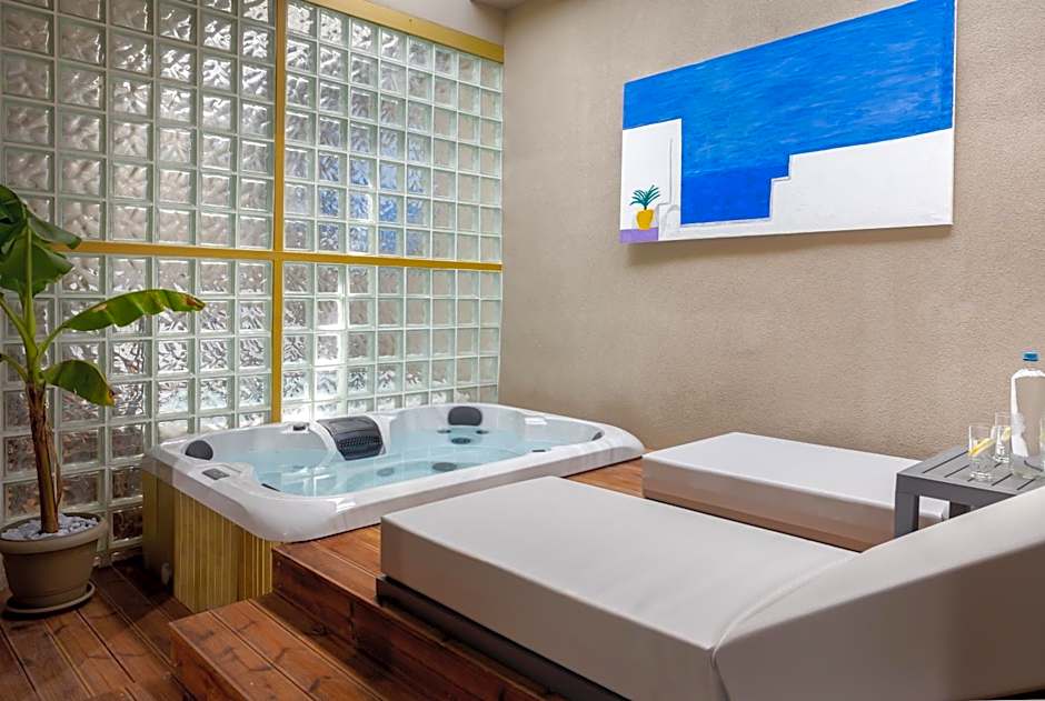 Royal Gold City Suites by Omilos Hotels