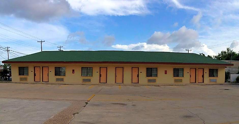 Pinn Road Inn and Suites