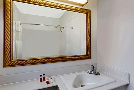 Studio Suite with Two Queen Beds - Non-Smoking