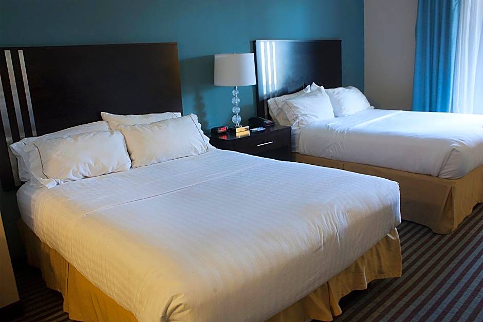 Holiday Inn Express & Suites Youngstown West I 80 By IHG