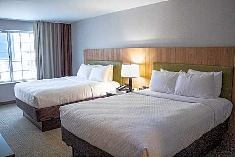 2 Queen Beds, Suite, Nonsmoking