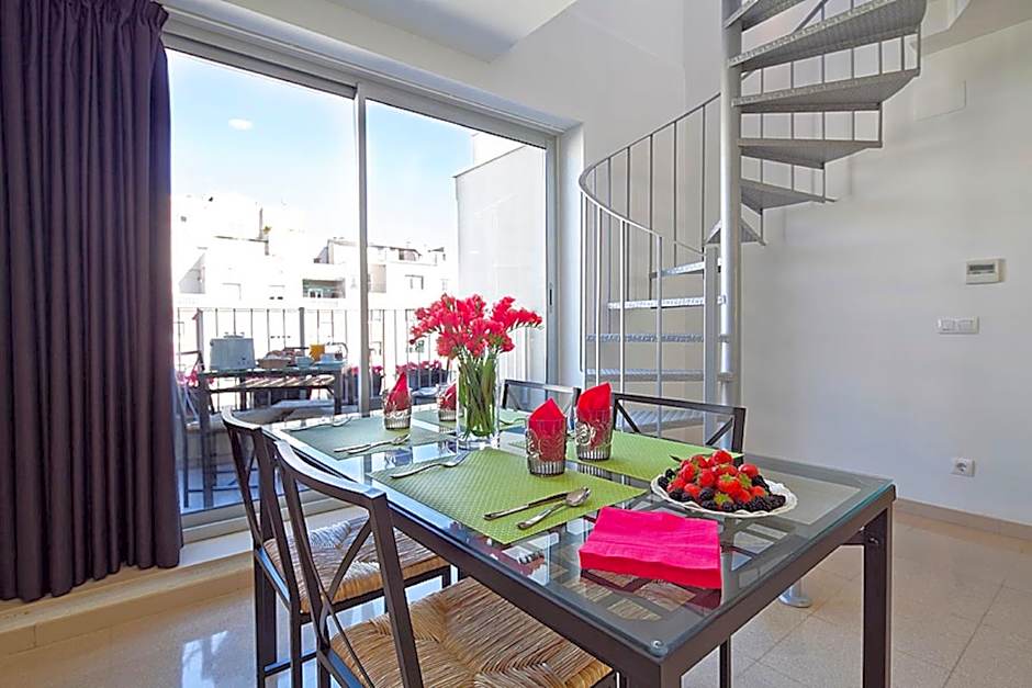 Charmsuites Paralel Apartments