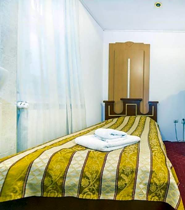 Hotel Carpati Imparatul Romanilor