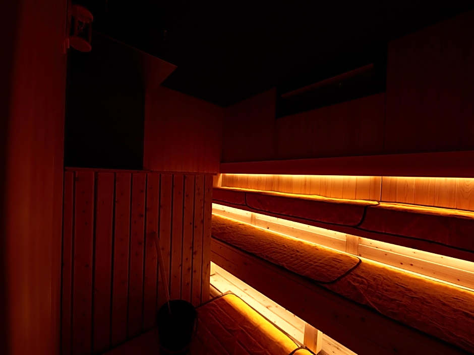 Rembrandt Cabin and Spa Shimbashi - Men Only