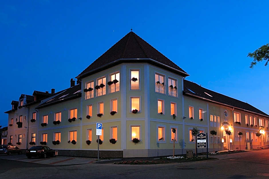 Hotel Korona Eger Wellness and Conference Hotel