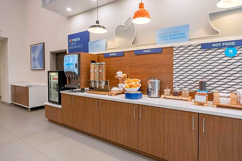 Holiday Inn Express & Suites Columbus - Polaris Parkway / COLUMBUS By IHG