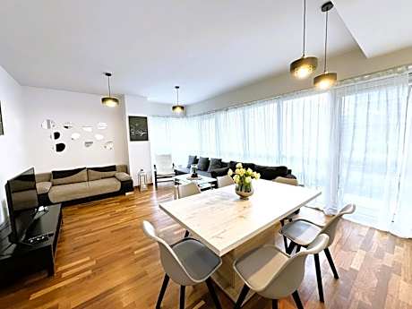 Deluxe Two-Bedroom Apartment