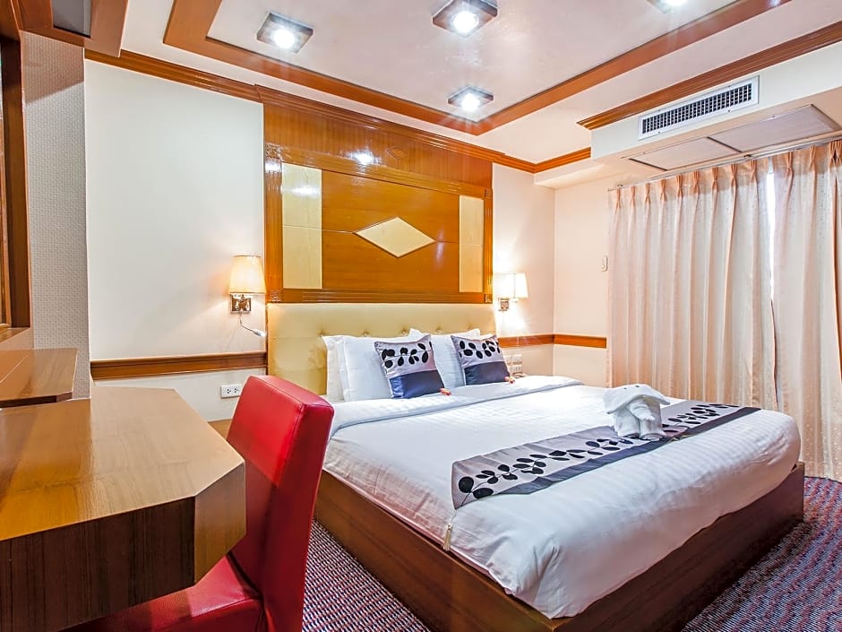 OYO 796 Paradise Sukhumvit Hotel