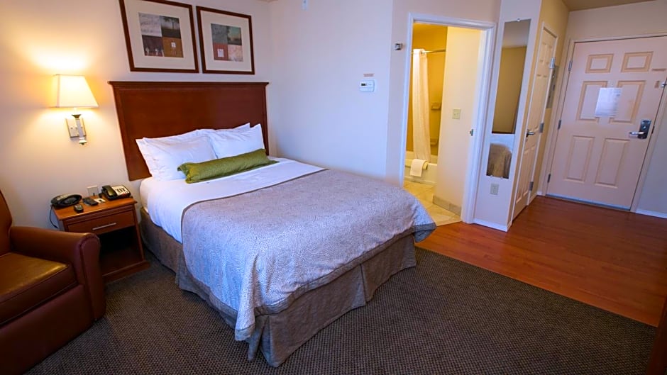 Candlewood Suites Springfield By IHG