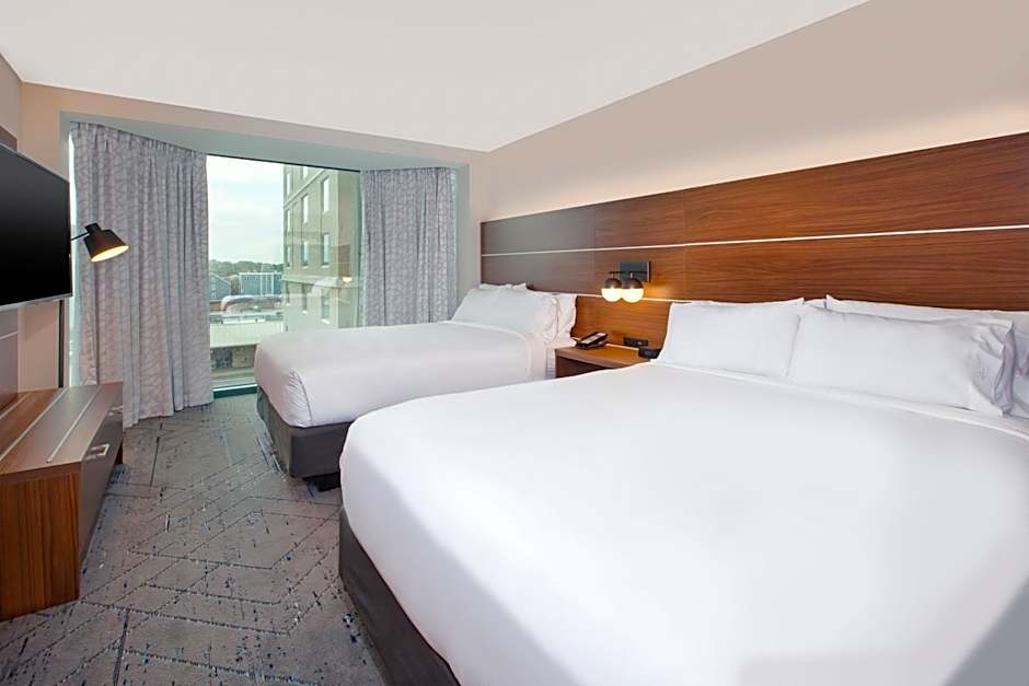 Holiday Inn Express & Suites VA Beach Oceanfront, an IHG Hotel