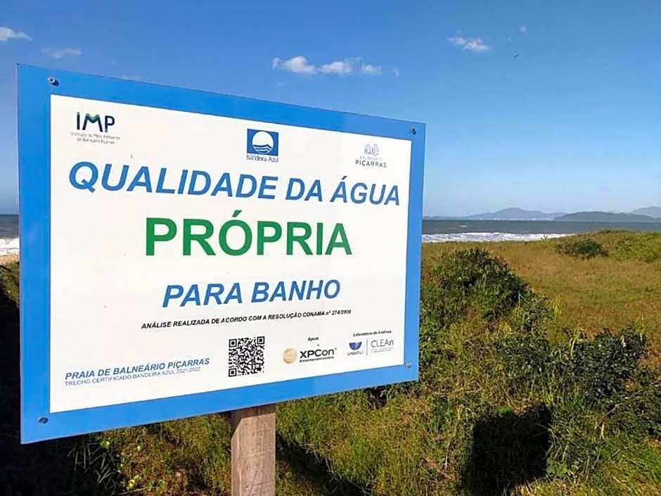 Completa casa apenas 700m da praia