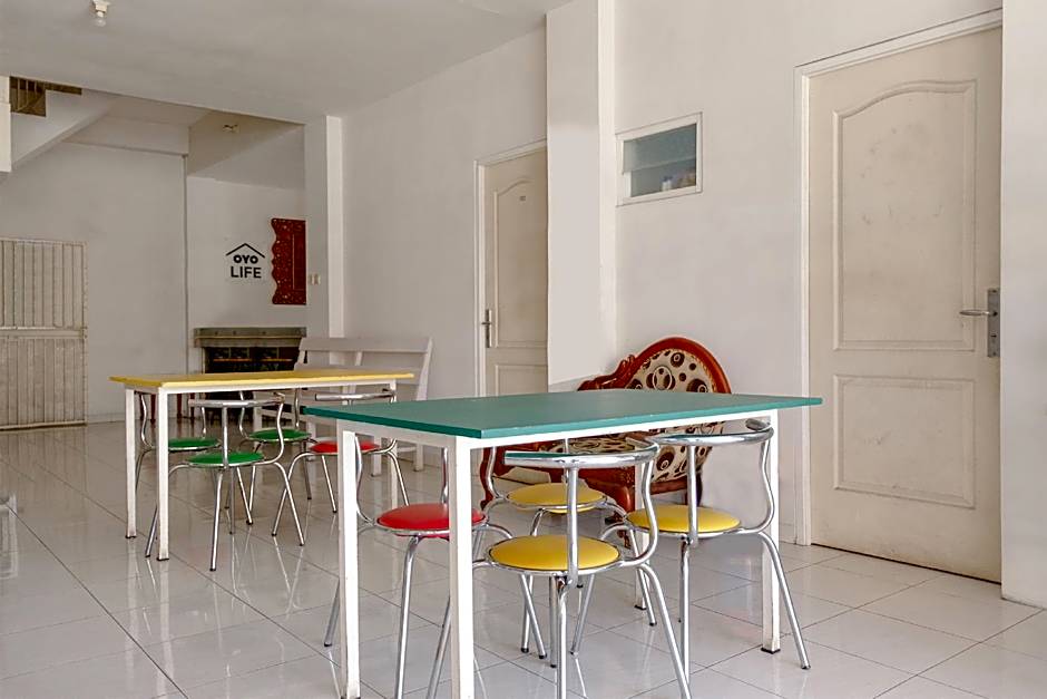 OYO Life 2760 Kost Simpang Borobudur 47