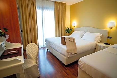 Comfort Triple Room