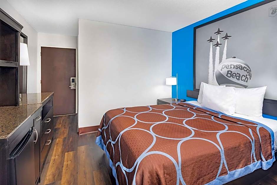 Super 8 by Wyndham Pensacola