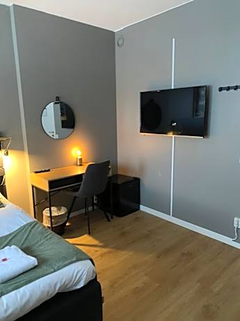 Quadruple Room with Shared Bathroom