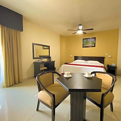 Studio with Spa Bath
