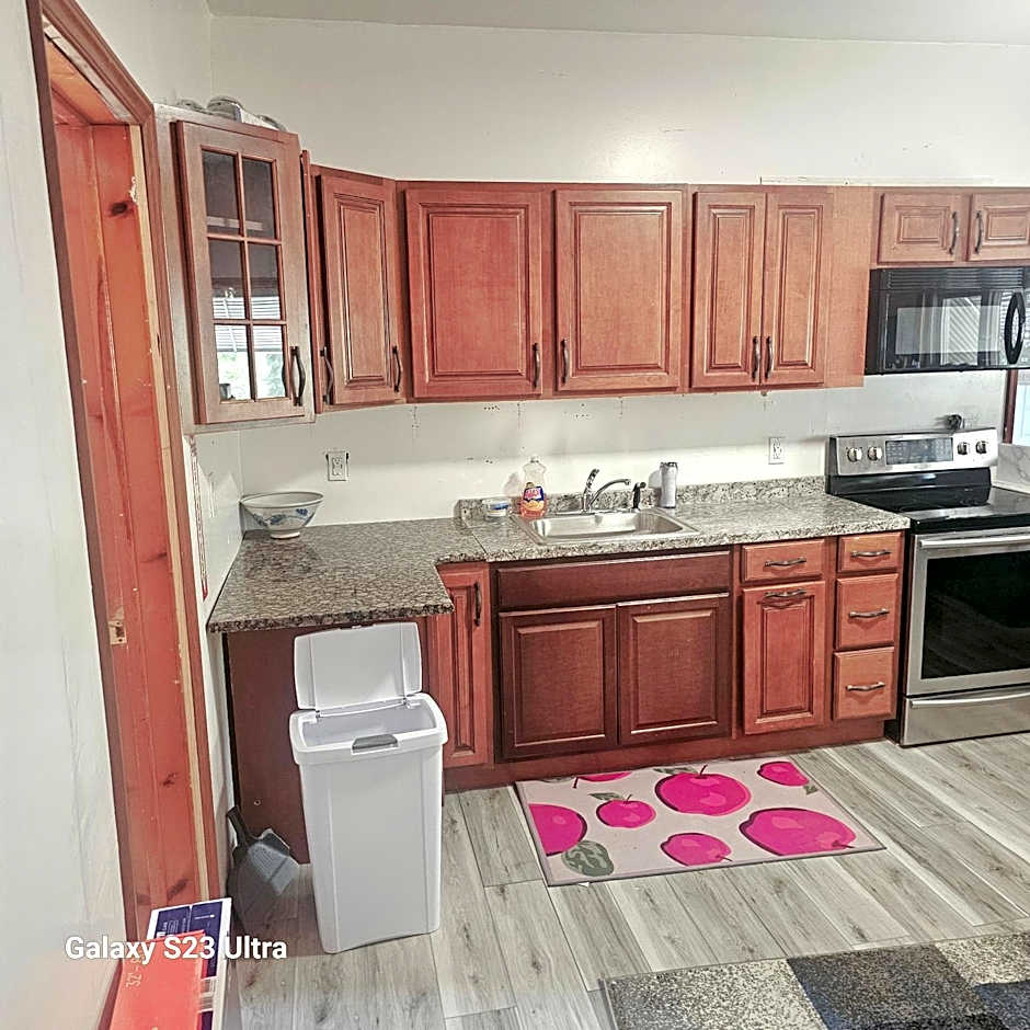 Divine Villa Guest House Harper Ave EWR AIRPORT PENN STATION NY NJ