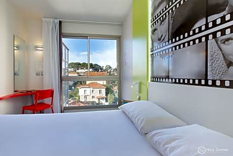Two Double Rooms next to each other