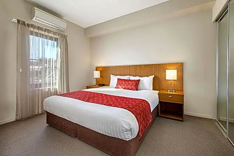 One-Bedroom Apartment with Balcony