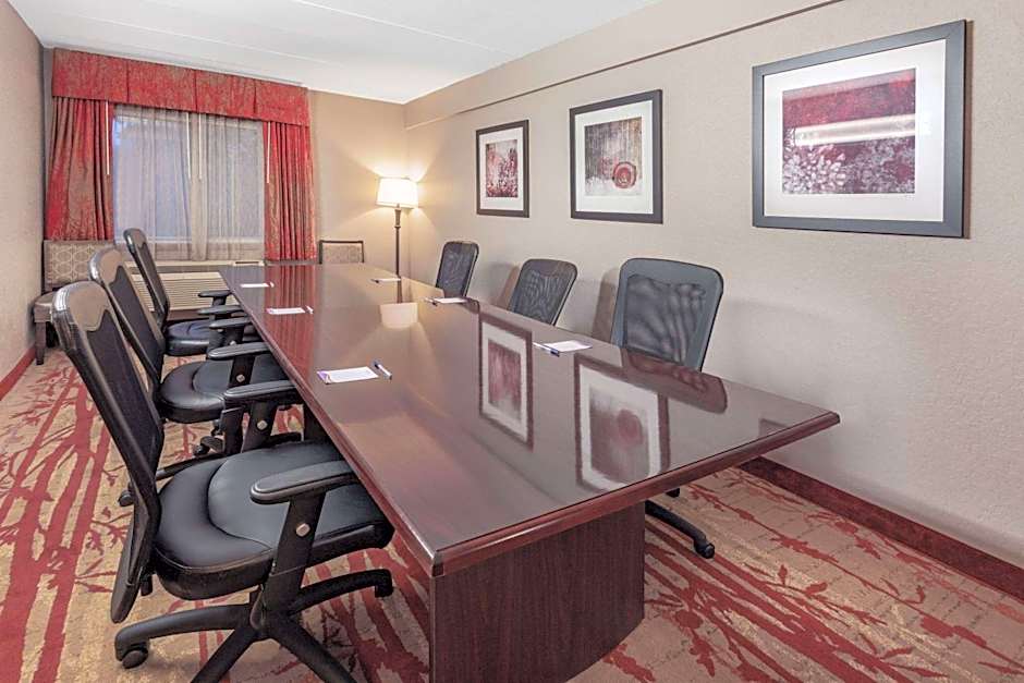 Baymont by Wyndham Brooklyn Center