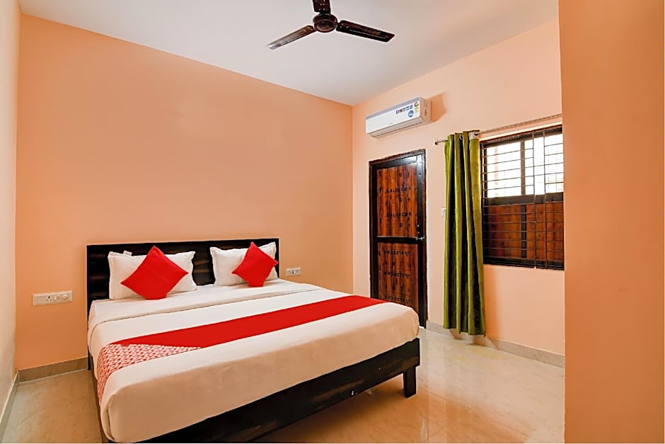 Hotel O S S Guesthouse