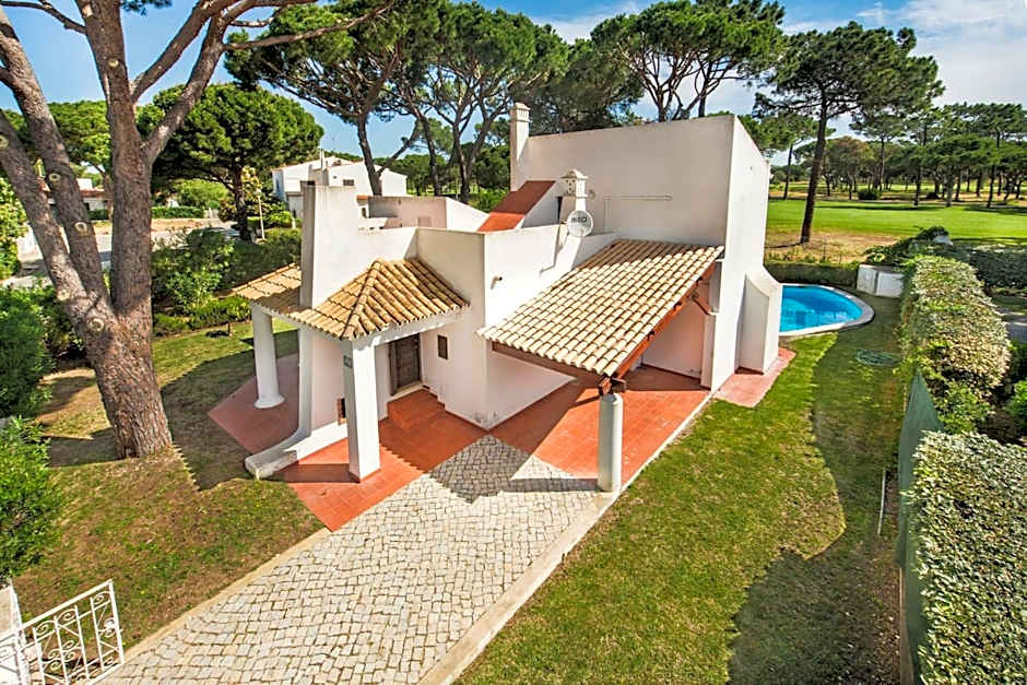 Perfect Retreat Overlooking Pinhal Golf Course, Private pool, Off-street parking