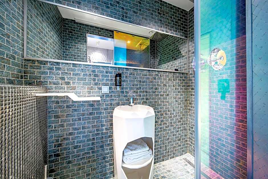 Diamond Capsule Hotel Amsterdam South