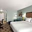 La Quinta Inn & Suites by Wyndham Newport