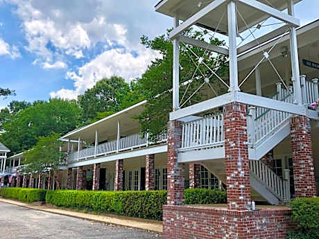 The Lodge at The Bluffs