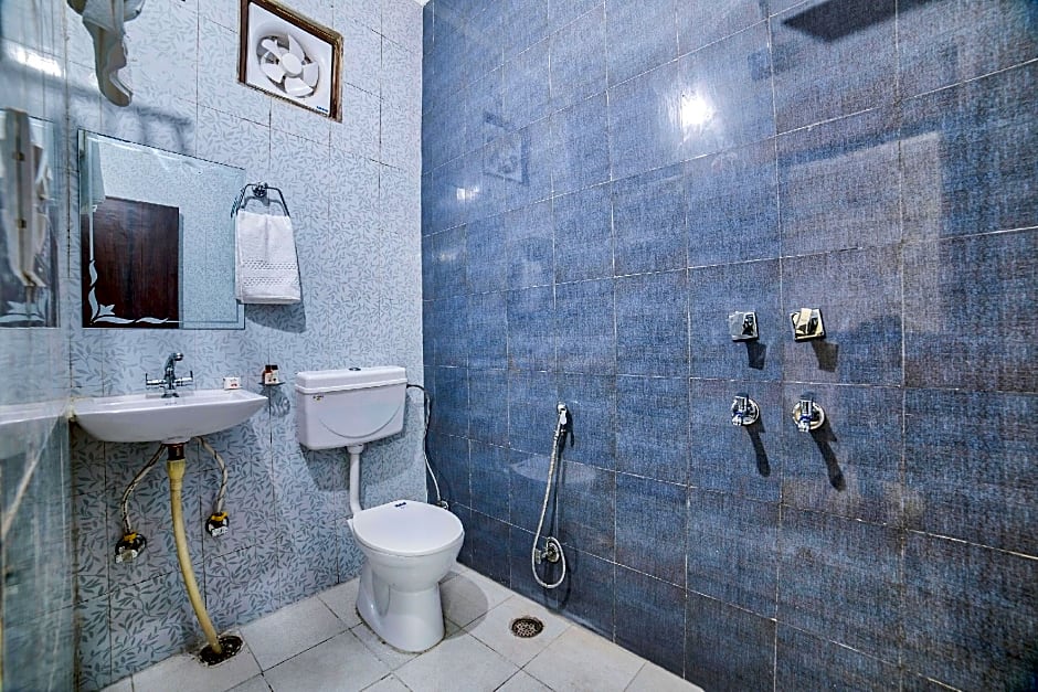 Hotel O Crown Residency