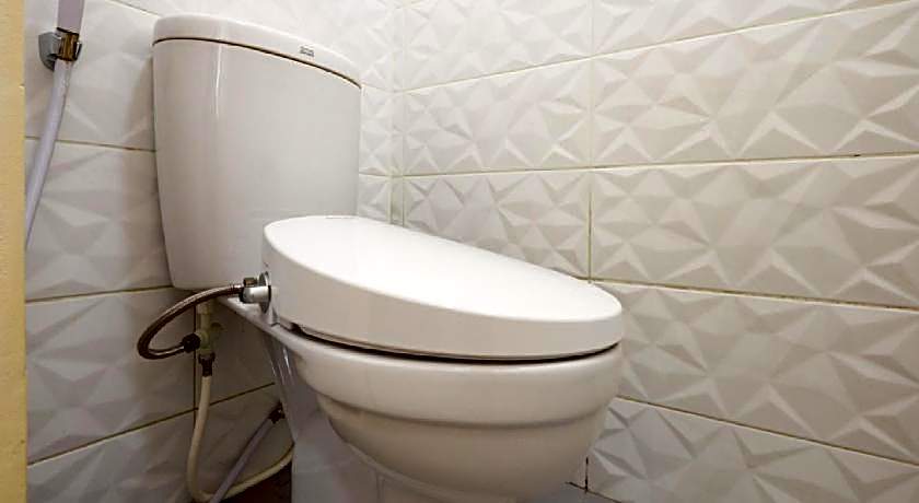 RedDoorz Plus near Paragon Mall Semarang