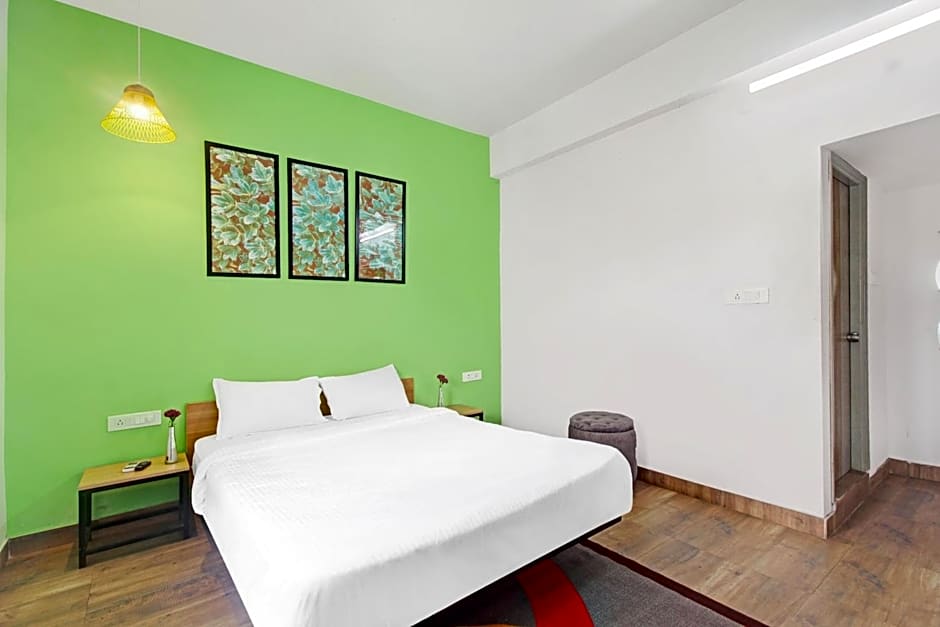 Shining Suites By OYO – Hyderabad, IA