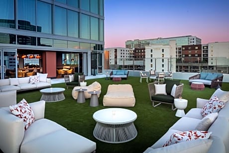 Conrad By Hilton Nashville