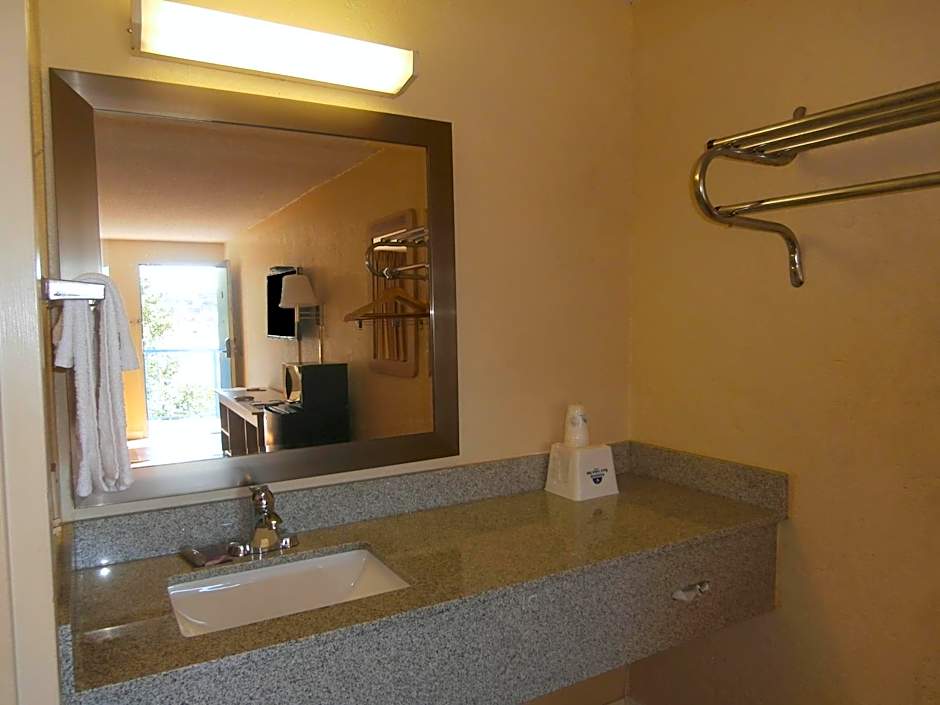 Americas Best Value Inn Tucker